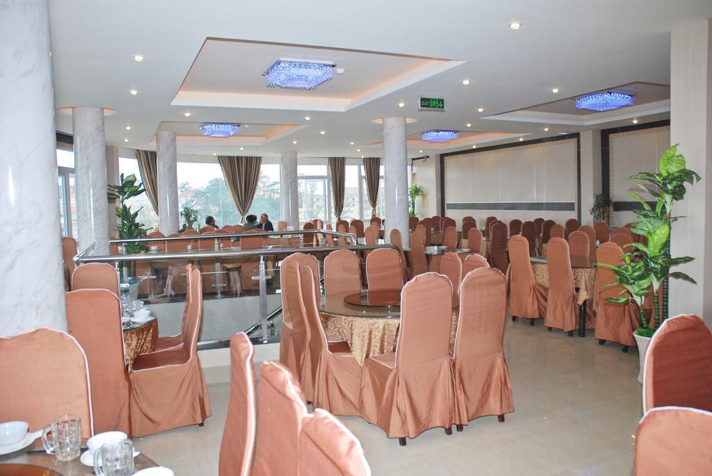 Mountain Town Hotel Dalat Bagian luar foto