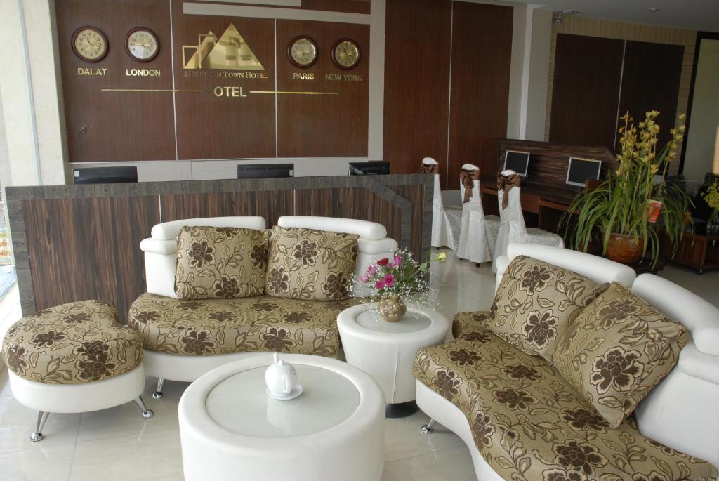 Mountain Town Hotel Dalat Bagian luar foto