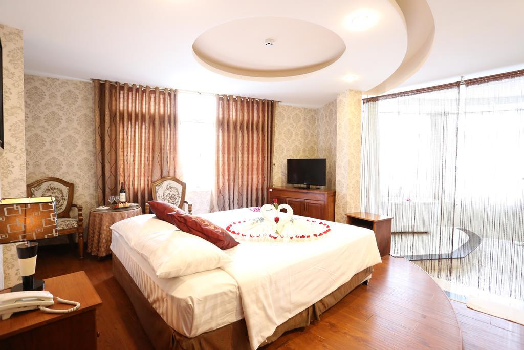 Mountain Town Hotel Dalat Bagian luar foto