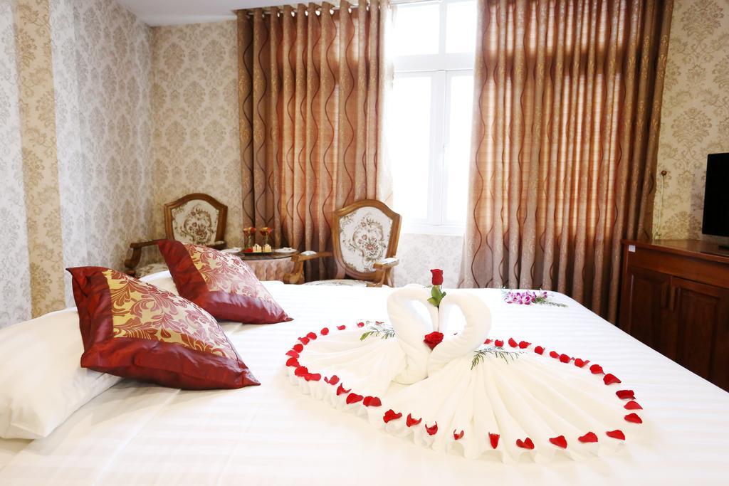 Mountain Town Hotel Dalat Bagian luar foto