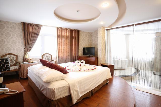 Mountain Town Hotel Dalat Bagian luar foto